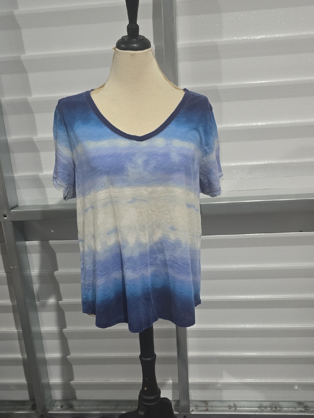 Sonoma Blue and White Ombre V-Neck‎ Short Sleeve Top Size 1X